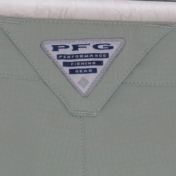 Columbia* Men's 1.5" Belt Loop Multipocketed Snap Closure Flat Front Shorts~ 38W - Picture 12 of 12